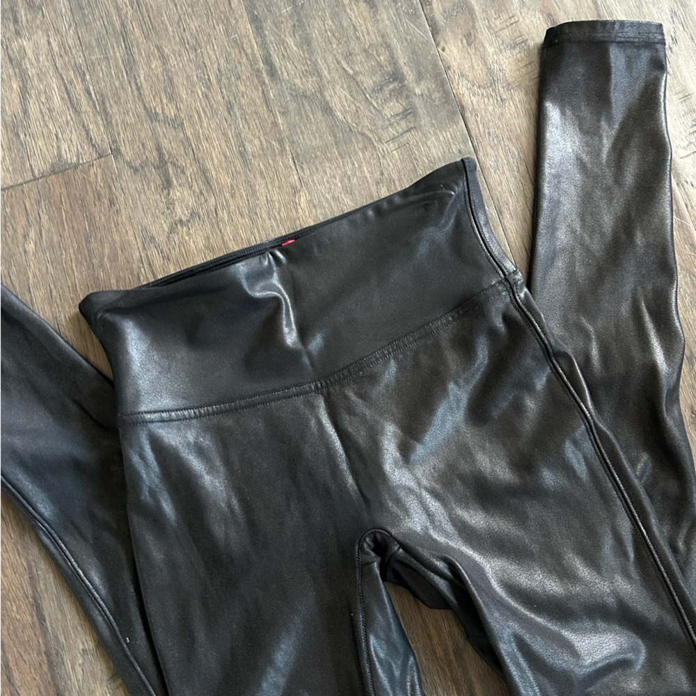 Spanx Black Faux Leather Leggings Small Shaping - Picture 5 of 6